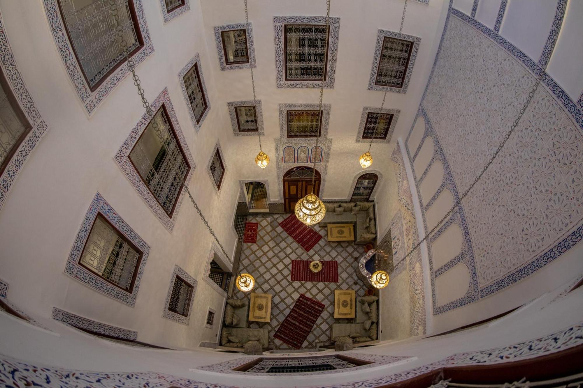 Taj Fez